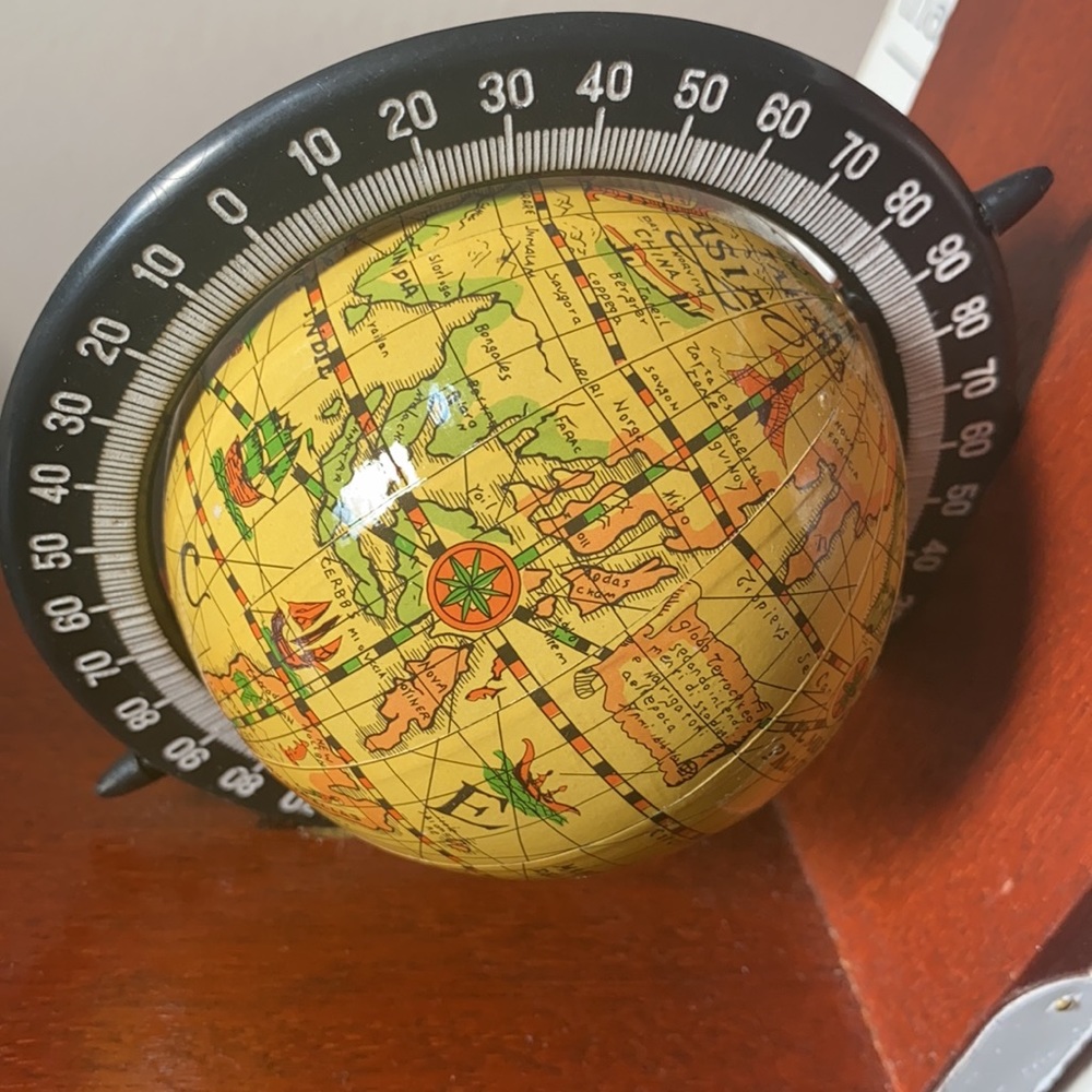 Vintage Poly Globe Bookends - Picture 3 of 4